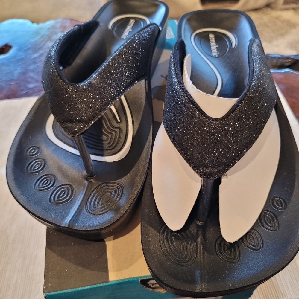 Women's Aerothotic sandals crystal black size 10
